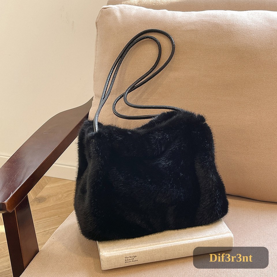 Milan Mink Plush Shoulderbag - Glanzend Zwart, Herfst/Winter