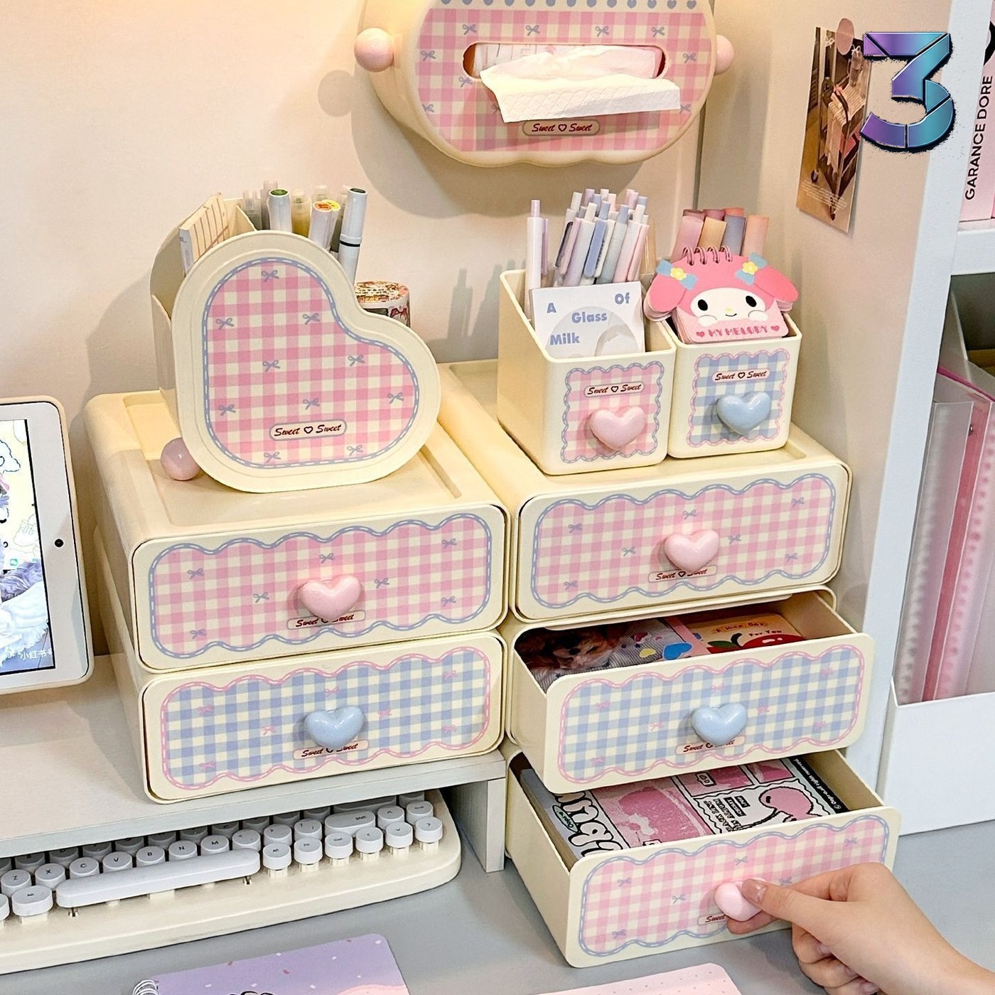 Cream-style cosmetica dressoir met ruime ladekast